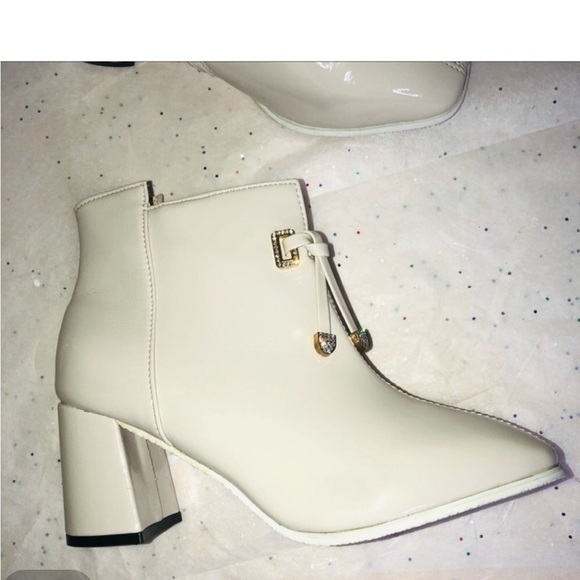 Winters here, time for boots - Picture 5 of 7